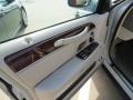 Lincoln Town Car Ultimate Light French Silk photo #8