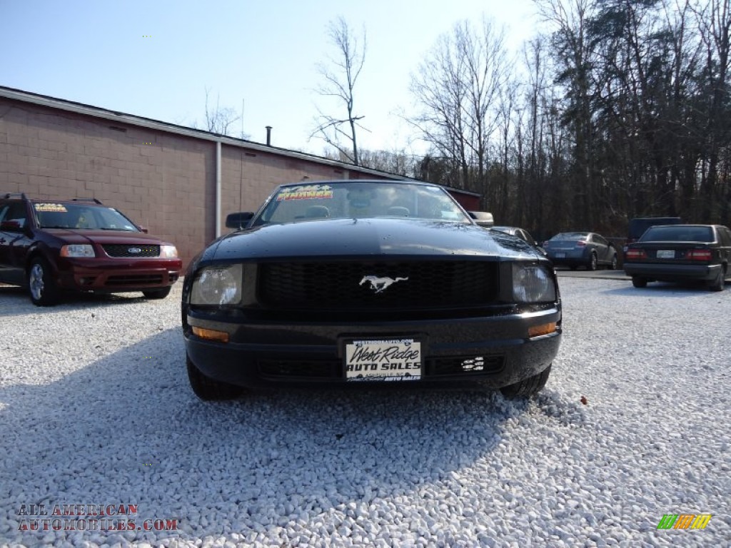 2006 Mustang V6 Premium Convertible - Black / Light Parchment photo #2