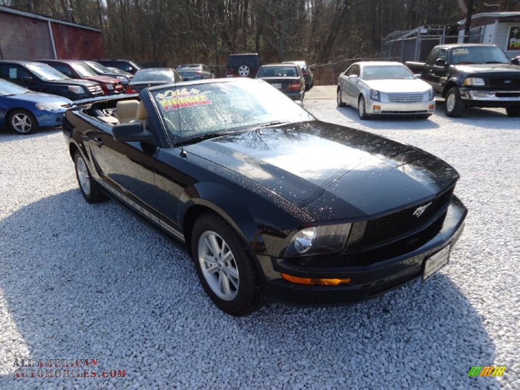 2006 Mustang V6 Premium Convertible - Black / Light Parchment photo #3