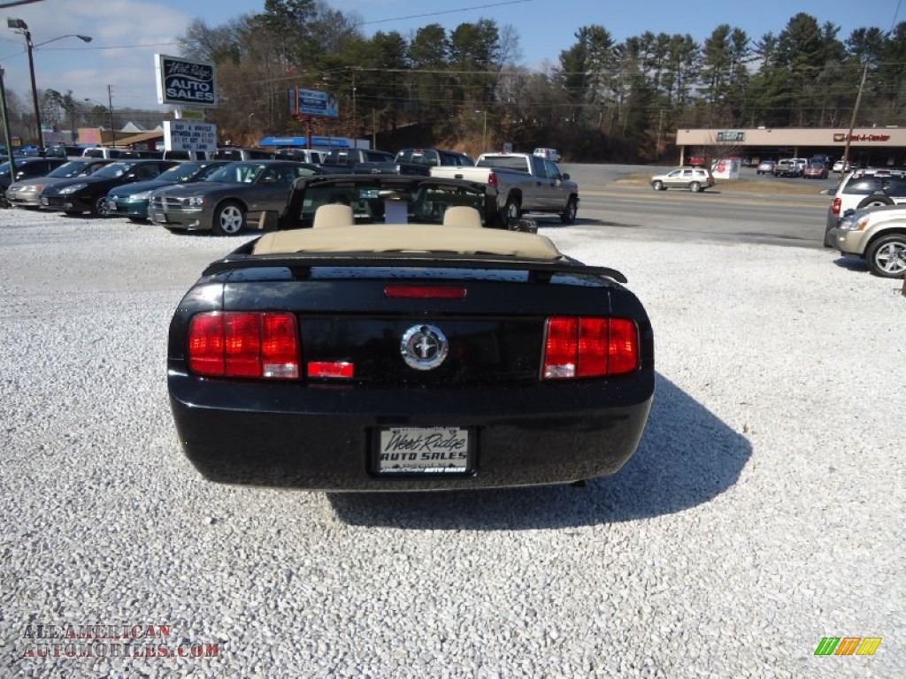 2006 Mustang V6 Premium Convertible - Black / Light Parchment photo #6
