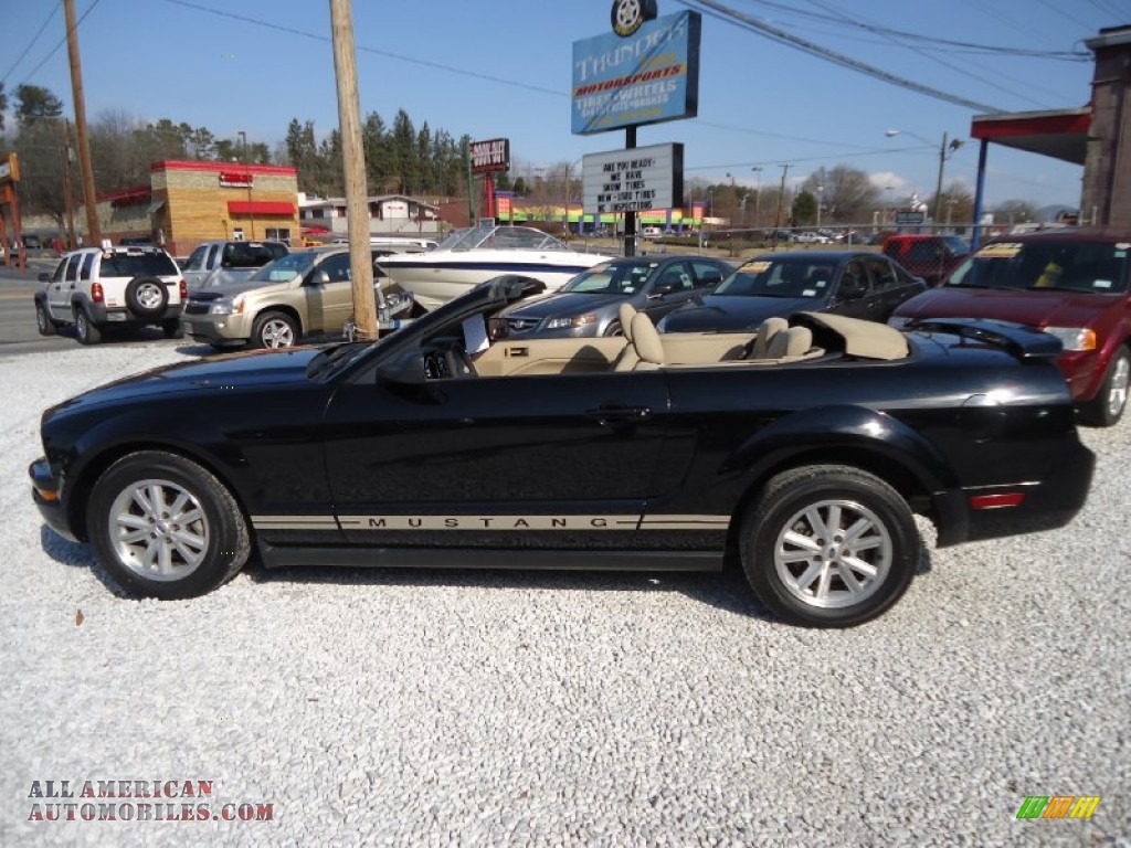 2006 Mustang V6 Premium Convertible - Black / Light Parchment photo #8
