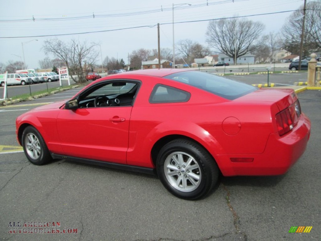 2006 Mustang V6 Premium Coupe - Torch Red / Light Graphite photo #4