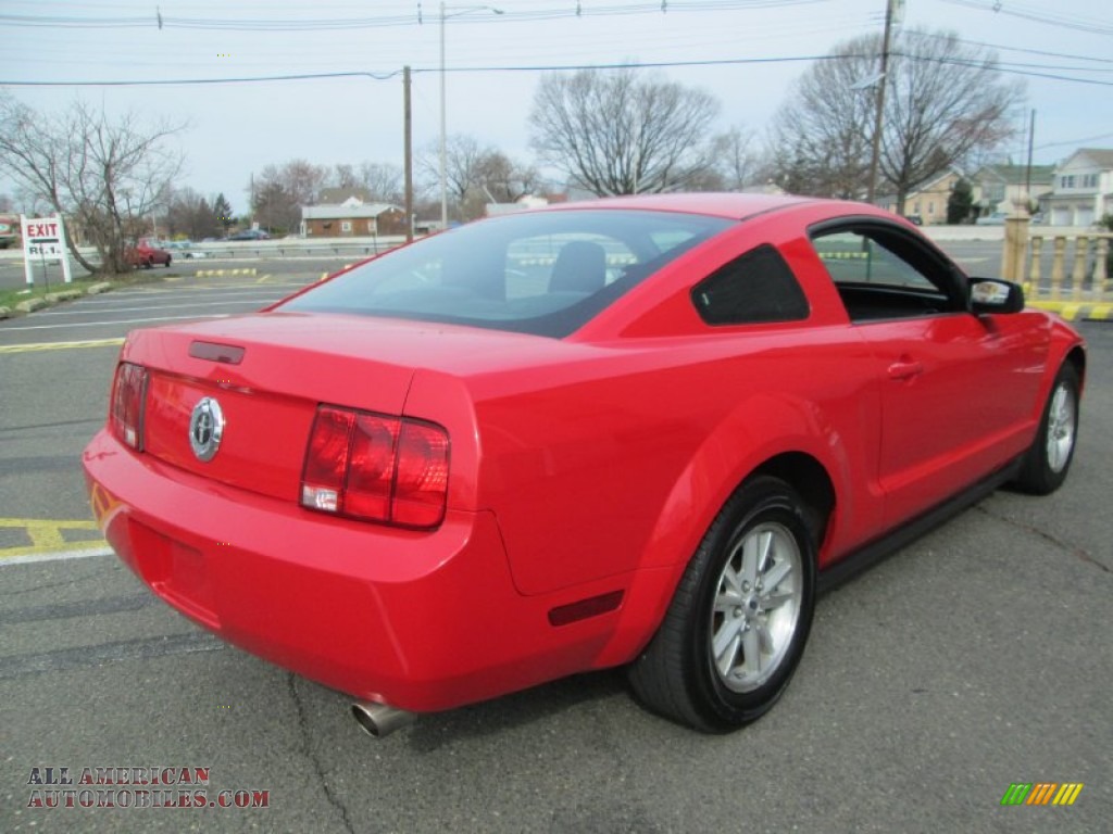 2006 Mustang V6 Premium Coupe - Torch Red / Light Graphite photo #7