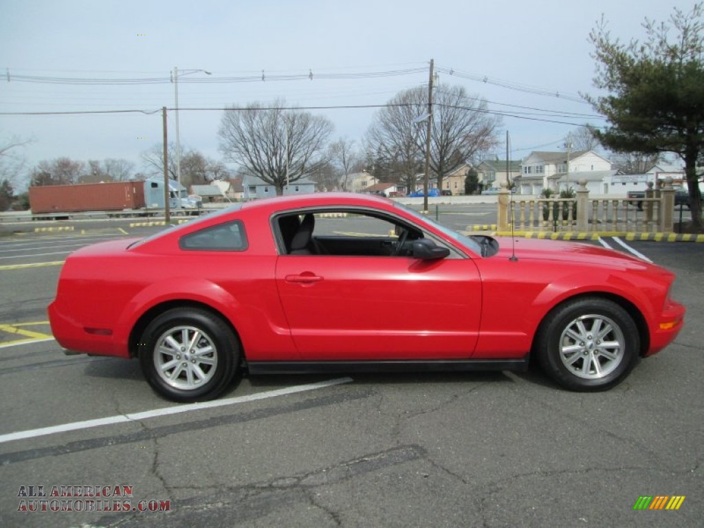 2006 Mustang V6 Premium Coupe - Torch Red / Light Graphite photo #8