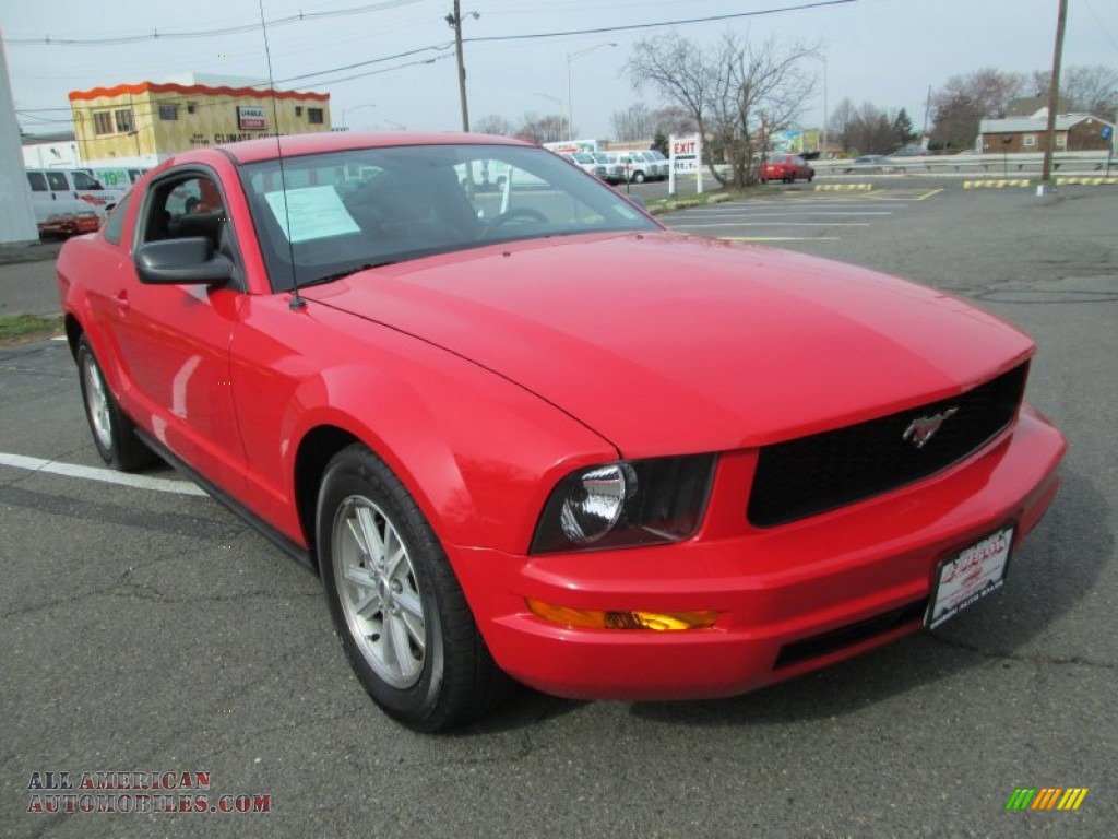 2006 Mustang V6 Premium Coupe - Torch Red / Light Graphite photo #10