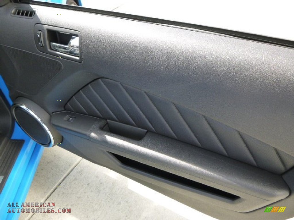 2014 Mustang V6 Premium Convertible - Grabber Blue / Charcoal Black photo #13