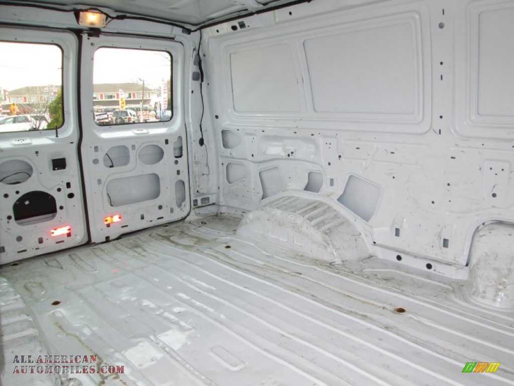 2011 E Series Van E150 Commercial - Oxford White / Medium Flint photo #23