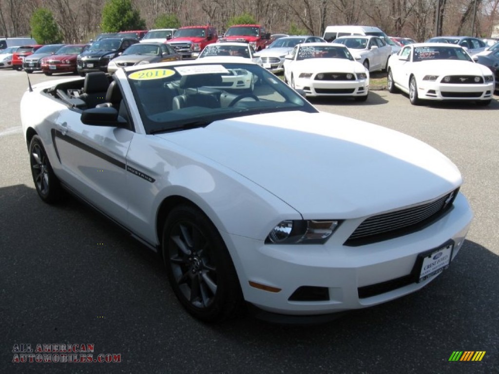 Performance White / Charcoal Black Ford Mustang V6 Convertible