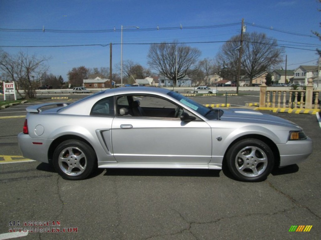 2004 Mustang V6 Coupe - Silver Metallic / Medium Graphite photo #9