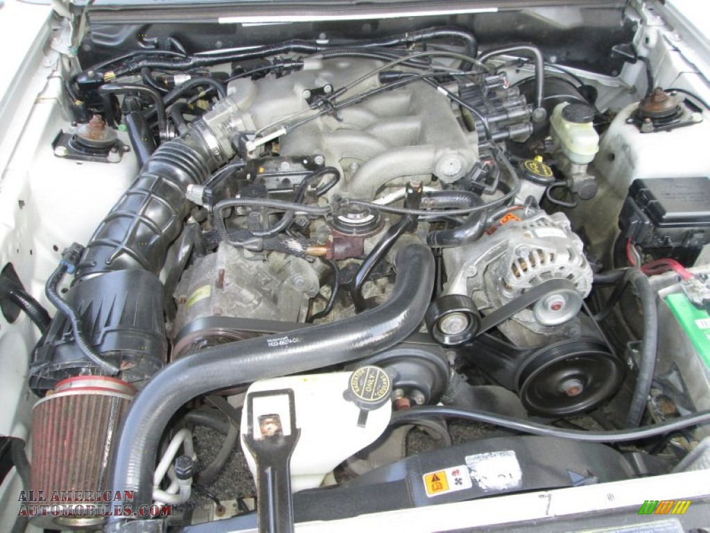 2004 Mustang V6 Coupe - Silver Metallic / Medium Graphite photo #29