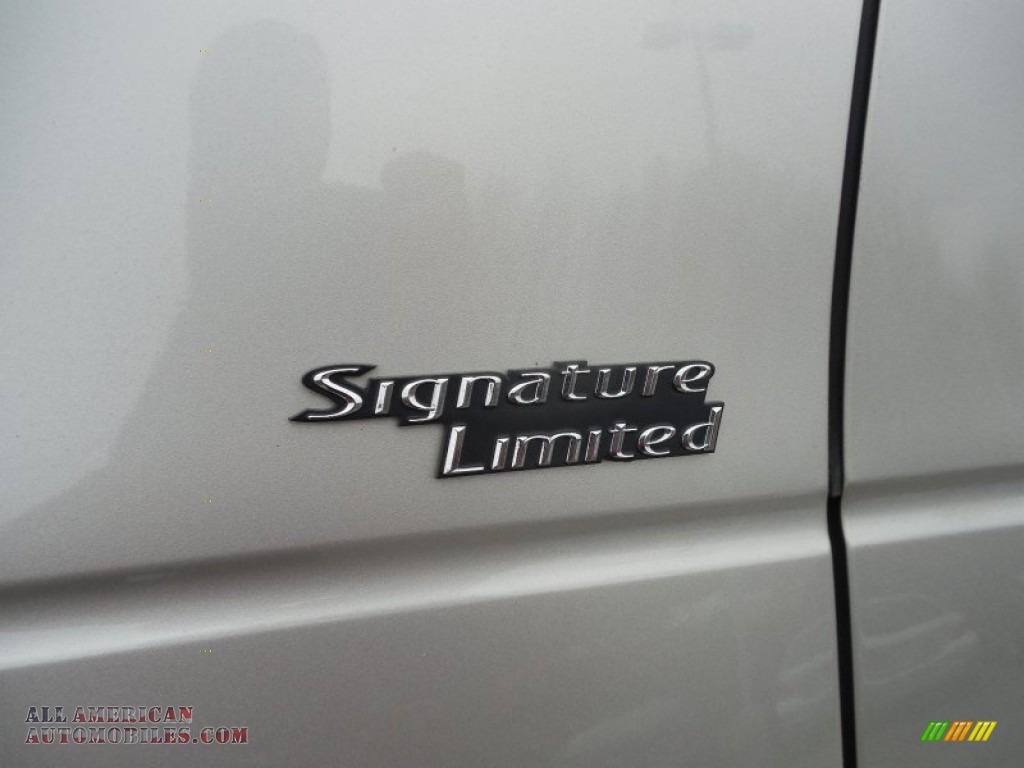 2006 Town Car Signature Limited - Silver Birch Metallic / Medium Light Stone photo #4
