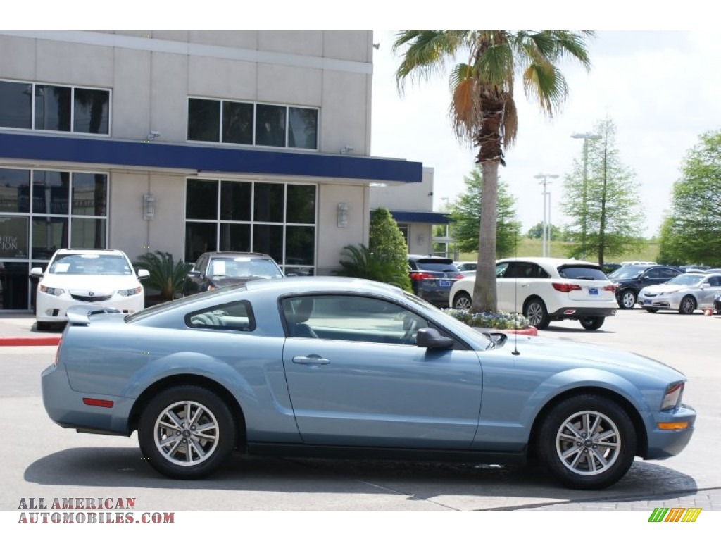 2005 Mustang V6 Premium Coupe - Windveil Blue Metallic / Light Graphite photo #9