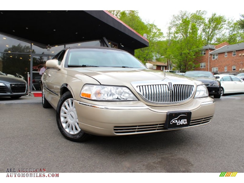 Light French Silk Clearcoat / Light Parchment/Medium Dark Parchment Lincoln Town Car Signature