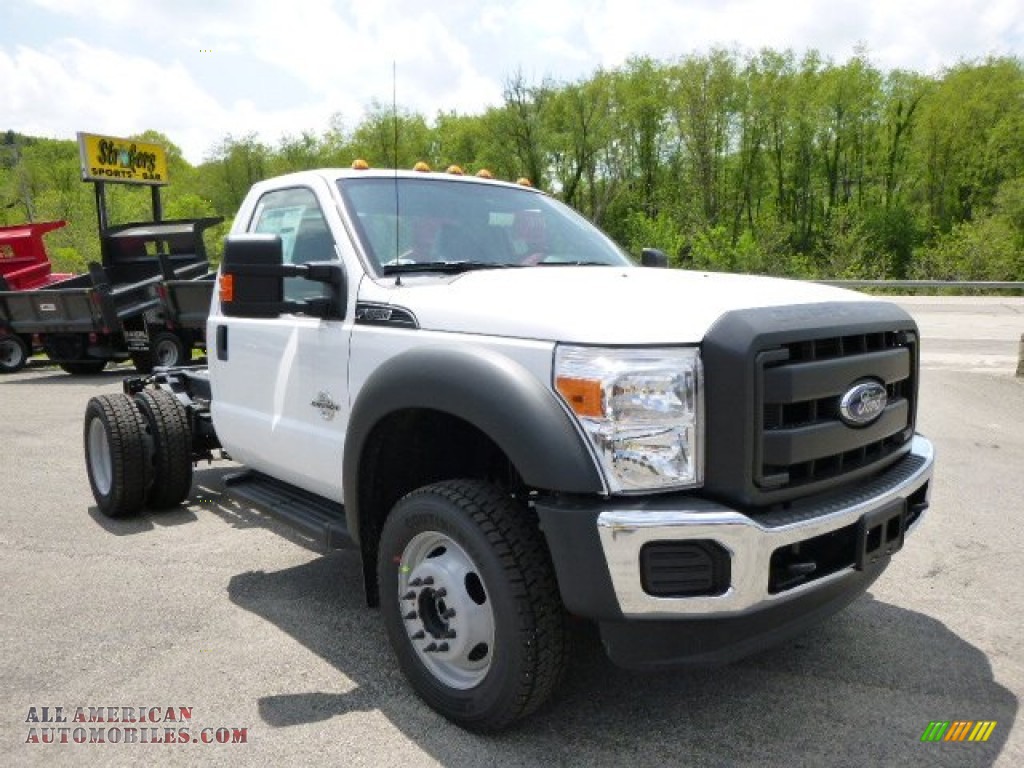 2015 F550 Super Duty XL Regular Cab 4x4 Chassis - Oxford White / Steel photo #2