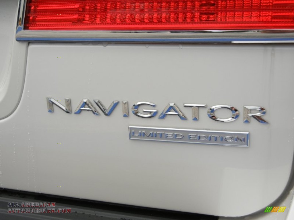 2014 Navigator 4x2 - White Platinum / Monochrome Limited Edition Canyon photo #4