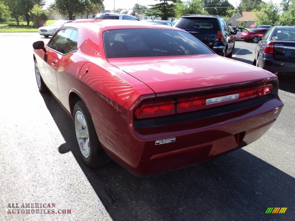 2010 Challenger SE - Inferno Red Crystal Pearl / Dark Slate Gray photo #3