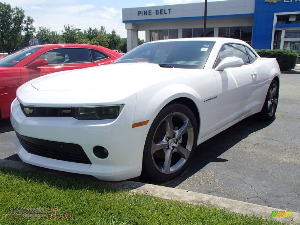 Chevrolet Camaro белая