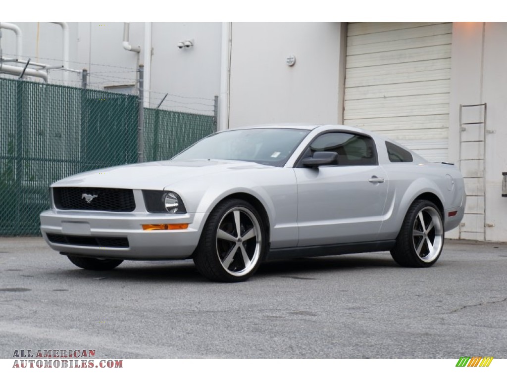 2007 Mustang V6 Deluxe Coupe - Satin Silver Metallic / Dark Charcoal photo #20