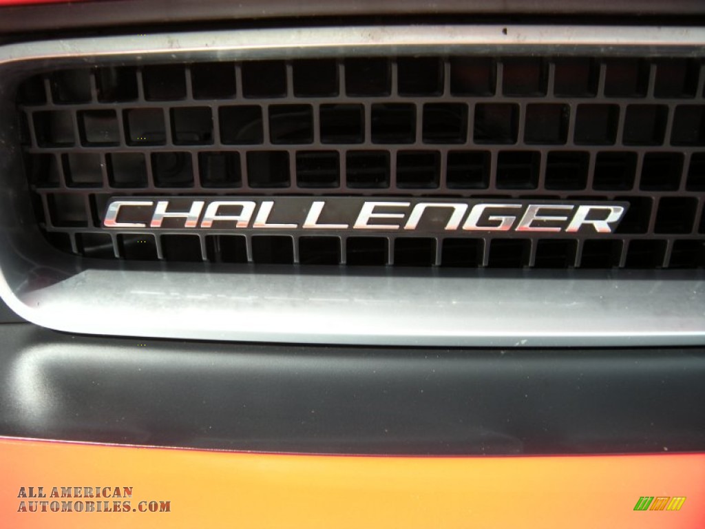 2014 Challenger SXT - TorRed / Dark Slate Gray photo #21