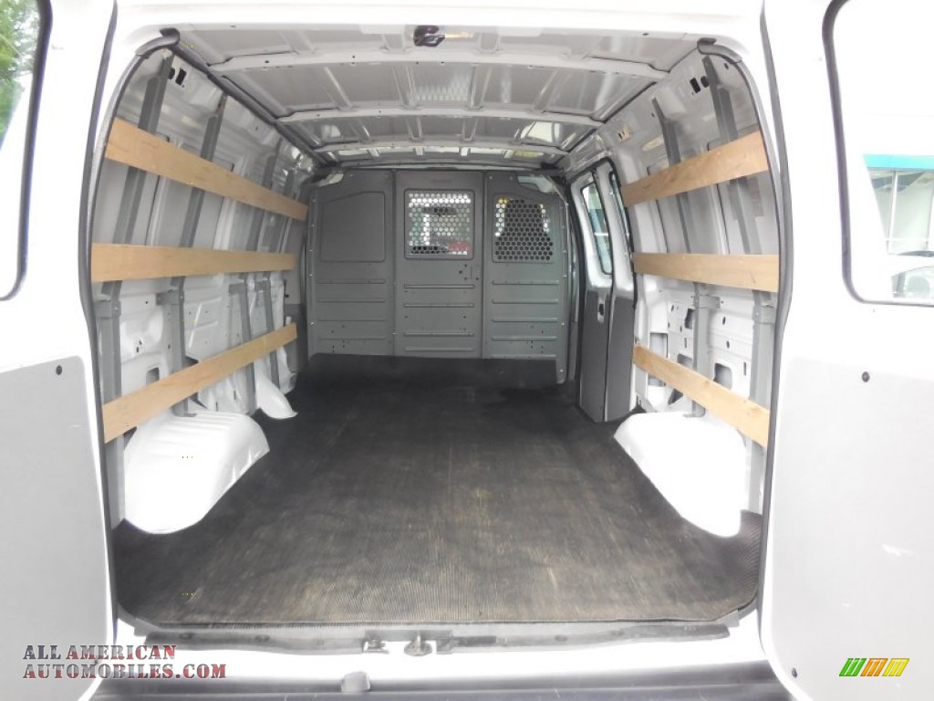 2013 E Series Van E250 Cargo - Oxford White / Medium Flint photo #27