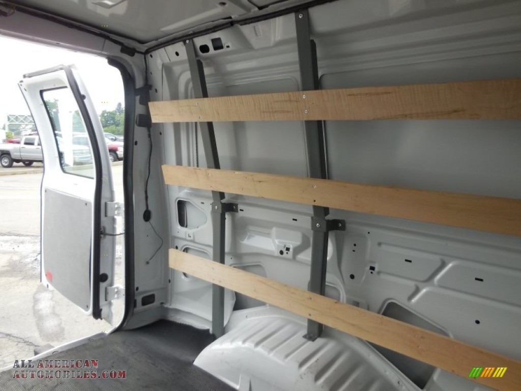 2013 E Series Van E250 Cargo - Oxford White / Medium Flint photo #31