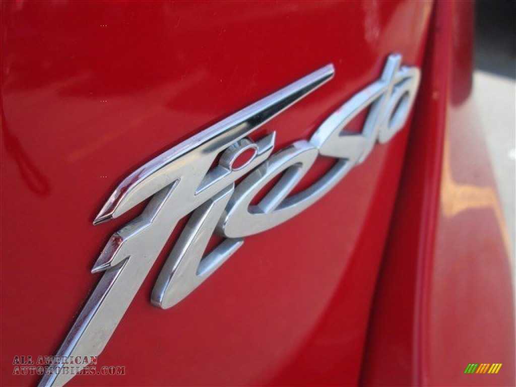 2014 Fiesta SE Hatchback - Race Red / Charcoal Black photo #7