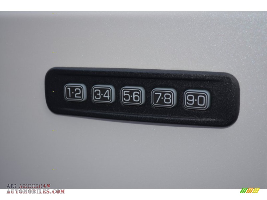 2015 F350 Super Duty Platinum Crew Cab 4x4 DRW - White Platinum / Platinum Black photo #16