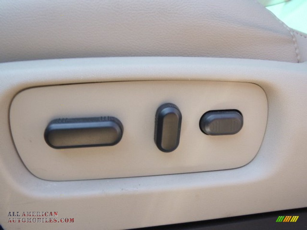 2013 Explorer Limited 4WD - White Platinum Tri-Coat / Medium Light Stone photo #13