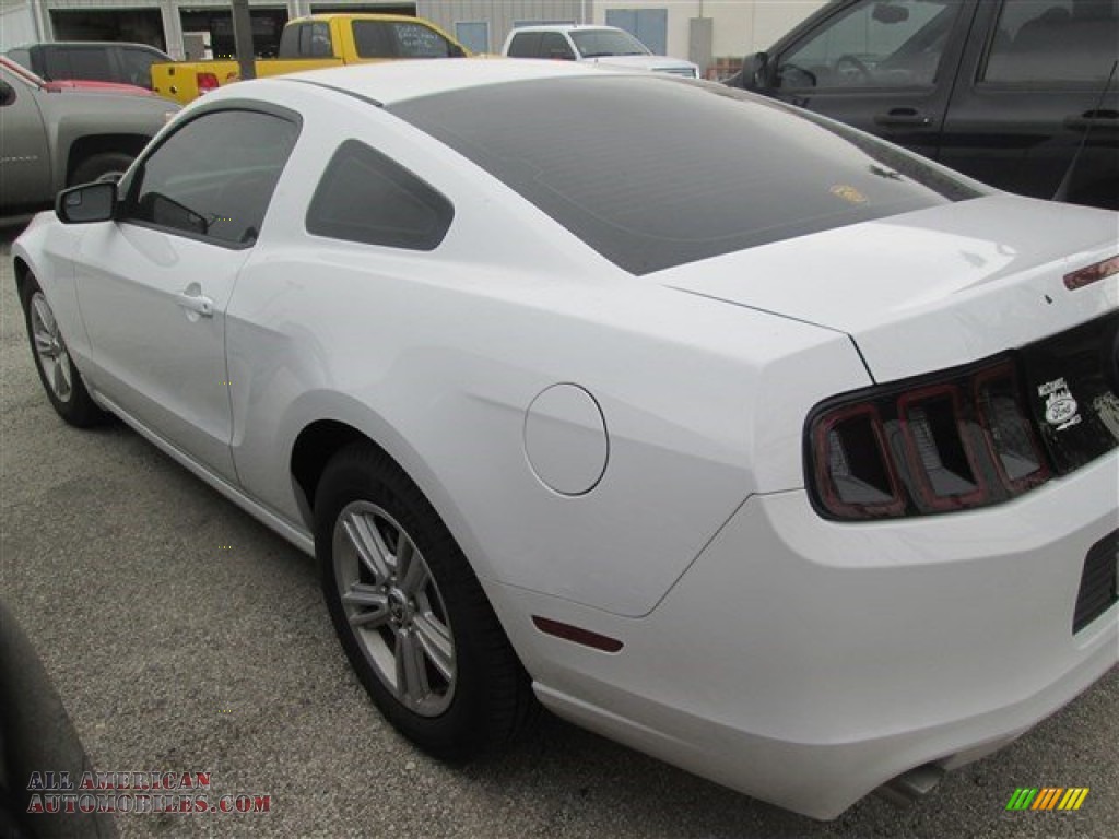 2014 Mustang V6 Coupe - Oxford White / Charcoal Black photo #2