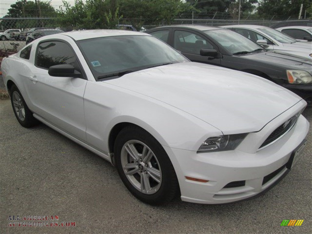 2014 Mustang V6 Coupe - Oxford White / Charcoal Black photo #4