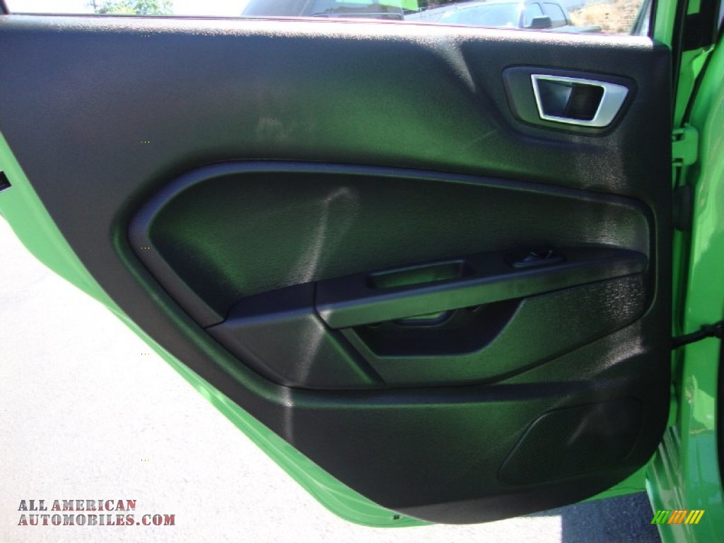 2014 Fiesta SE Hatchback - Green Envy / Charcoal Black photo #23