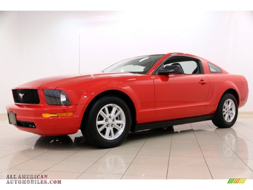 2008 Mustang V6 Deluxe Coupe - Torch Red / Light Graphite photo #3