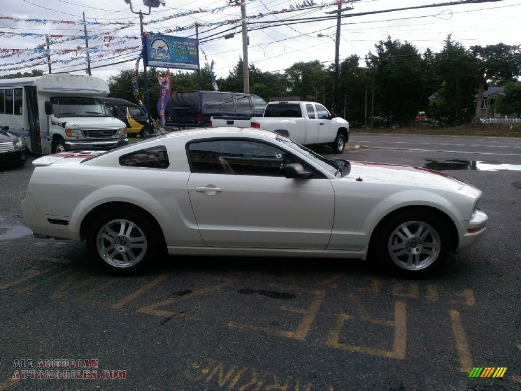 2007 Mustang V6 Premium Coupe - Performance White / Black/Red photo #11