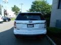 Ford Explorer XLT 4WD White Suede photo #6