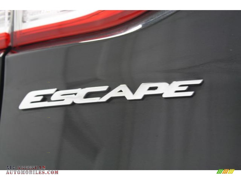 2013 Escape SEL 1.6L EcoBoost 4WD - Tuxedo Black Metallic / Medium Light Stone photo #10
