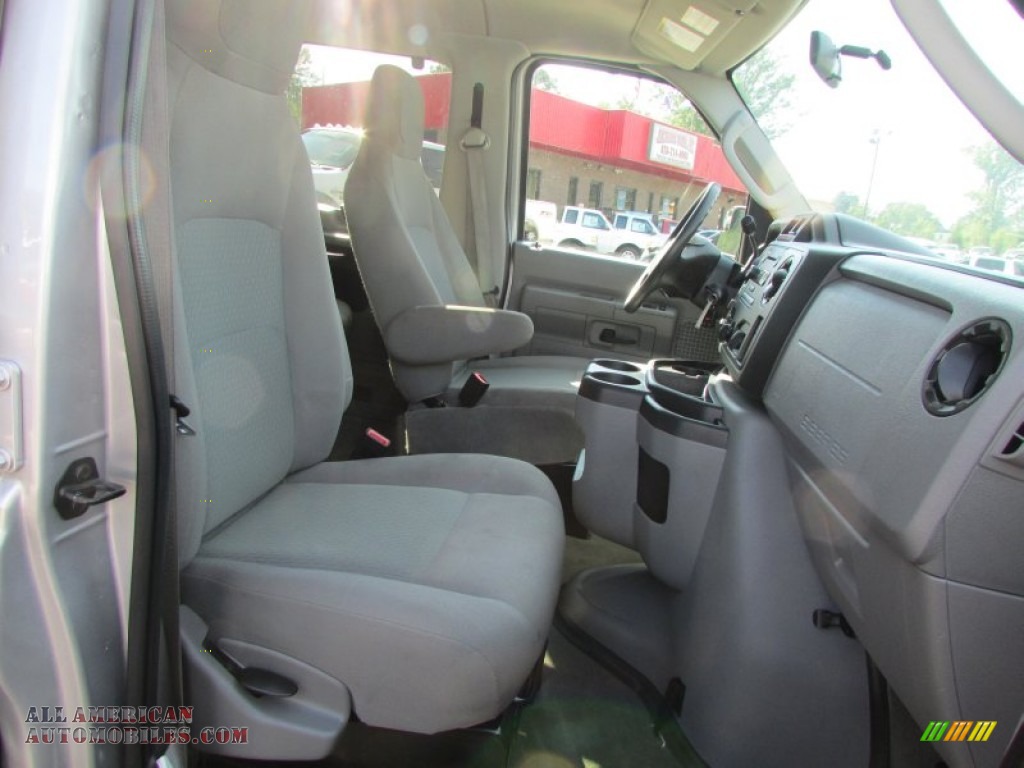 2013 E Series Van E350 XLT Extended Passenger - Ingot Silver Metallic / Medium Flint photo #21