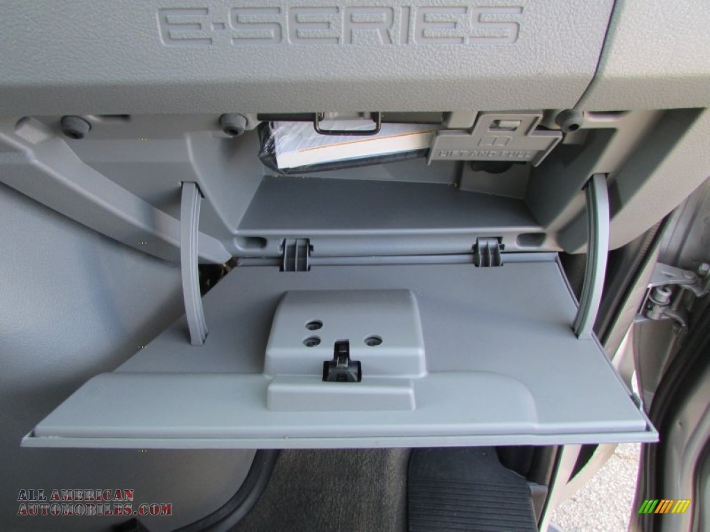 2013 E Series Van E350 XLT Extended Passenger - Ingot Silver Metallic / Medium Flint photo #25