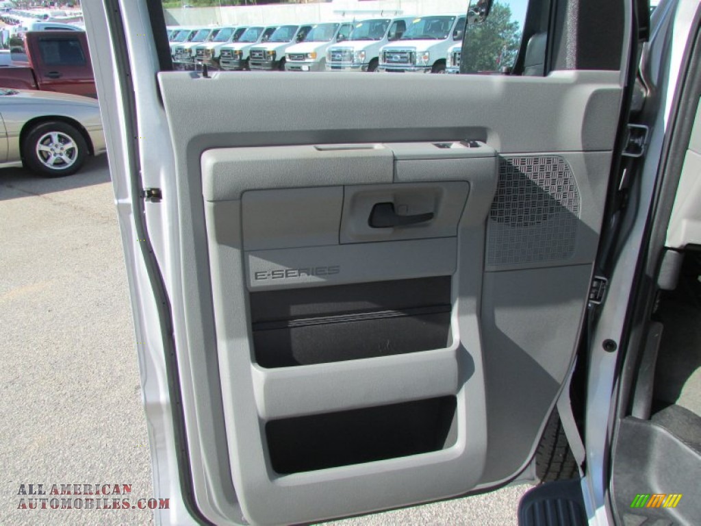 2013 E Series Van E350 XLT Extended Passenger - Ingot Silver Metallic / Medium Flint photo #37