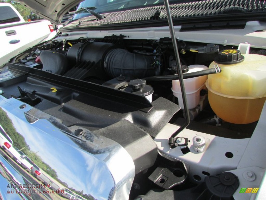 2013 E Series Van E350 XLT Extended Passenger - Ingot Silver Metallic / Medium Flint photo #44
