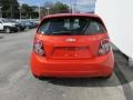 Chevrolet Sonic LT Hatch Inferno Orange Metallic photo #5