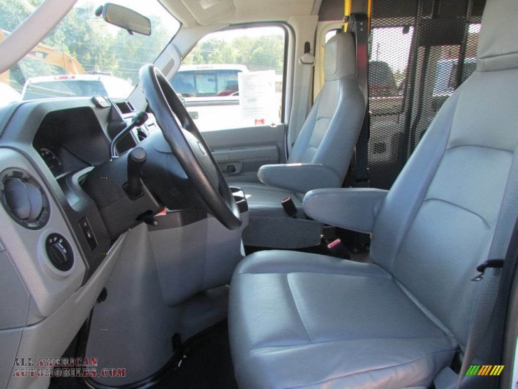2010 E Series Van E350 XLT Passenger Extended - Oxford White / Medium Flint photo #48