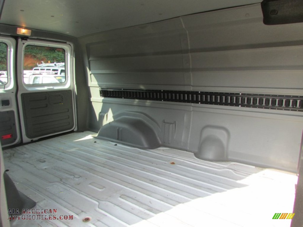 2013 E Series Van E150 Cargo - Oxford White / Medium Flint photo #13