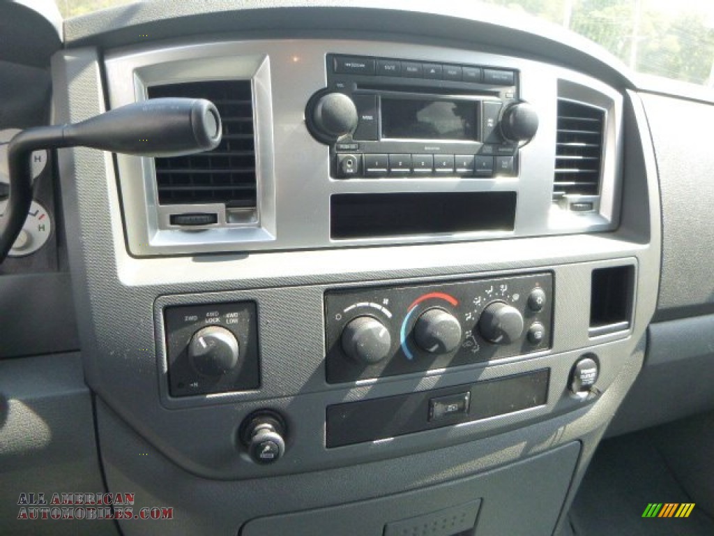 2008 Ram 1500 SLT Quad Cab 4x4 - Brilliant Black Crystal Pearl / Medium Slate Gray photo #18