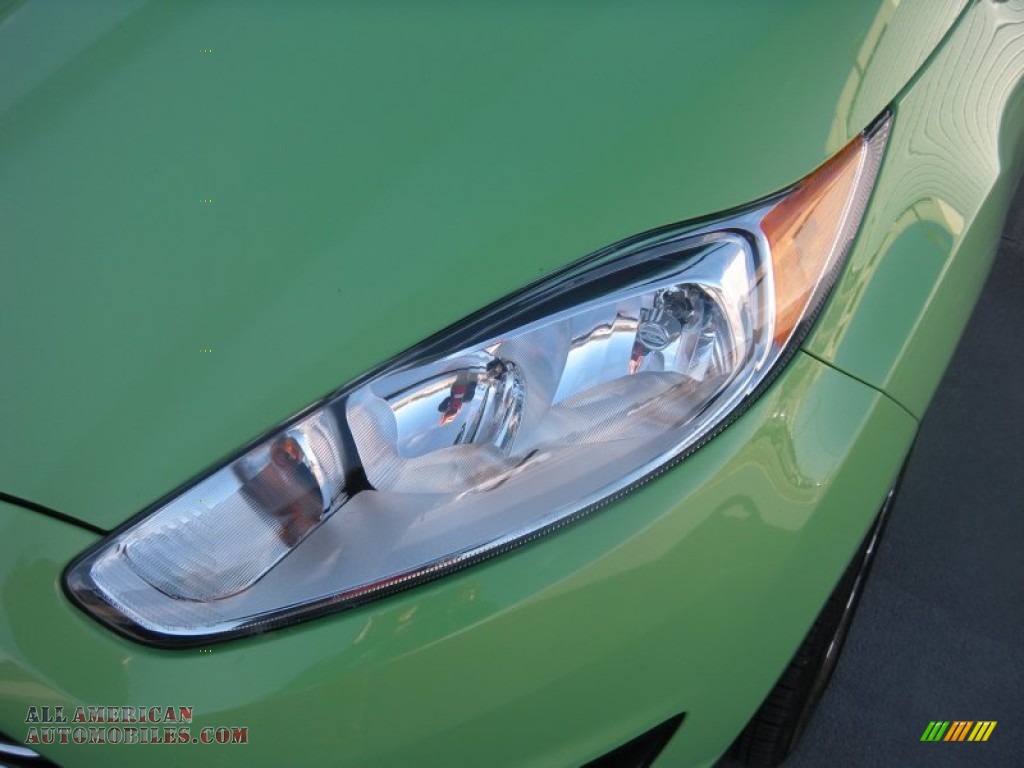 2014 Fiesta Titanium Sedan - Green Envy / Charcoal Black photo #6