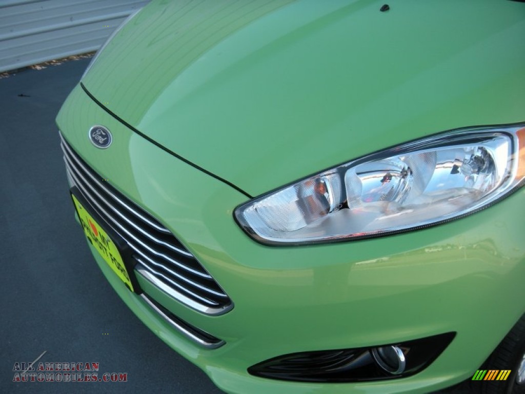 2014 Fiesta Titanium Sedan - Green Envy / Charcoal Black photo #7