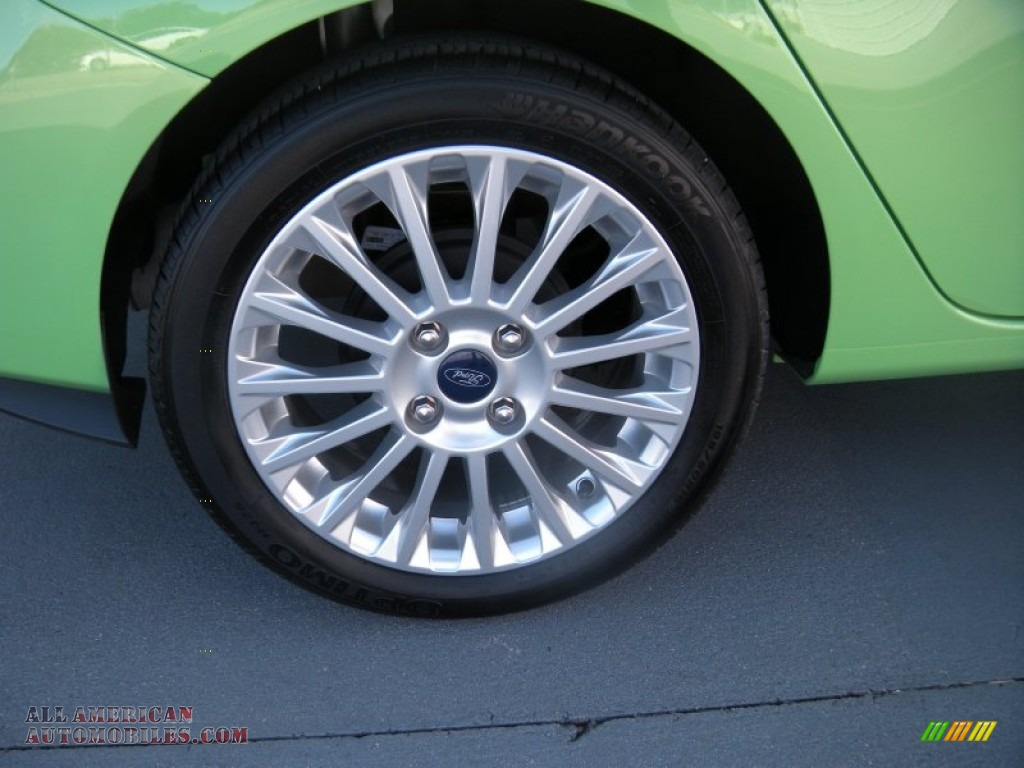 2014 Fiesta Titanium Sedan - Green Envy / Charcoal Black photo #16