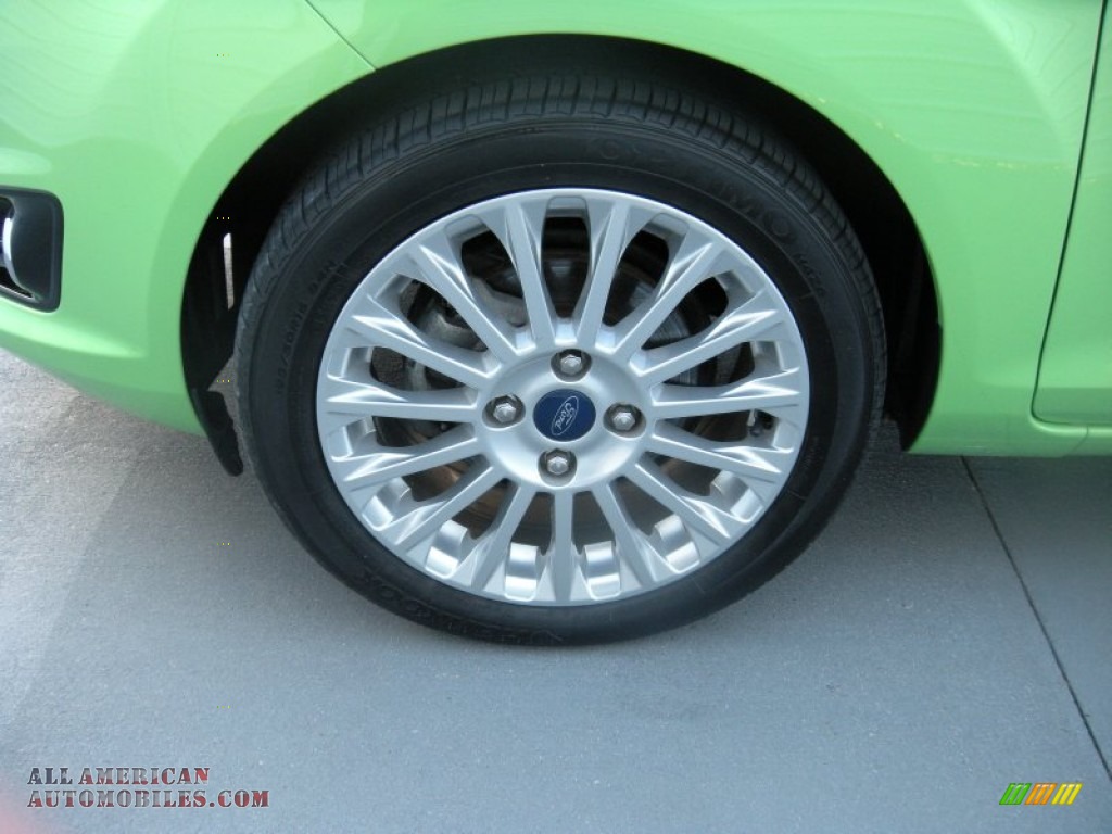 2014 Fiesta Titanium Sedan - Green Envy / Charcoal Black photo #18