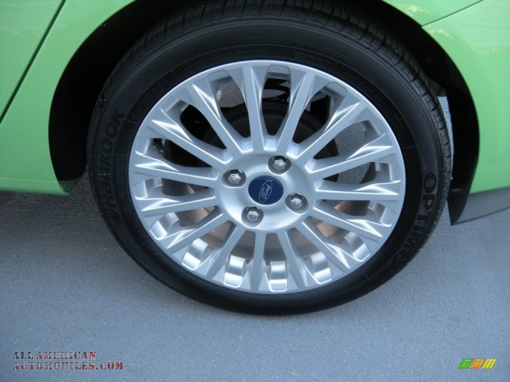 2014 Fiesta Titanium Sedan - Green Envy / Charcoal Black photo #19