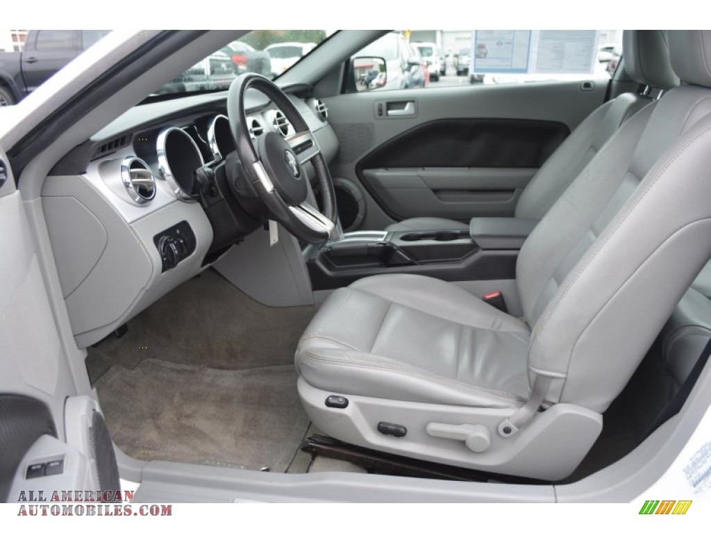 2007 Mustang V6 Premium Coupe - Performance White / Light Graphite photo #9