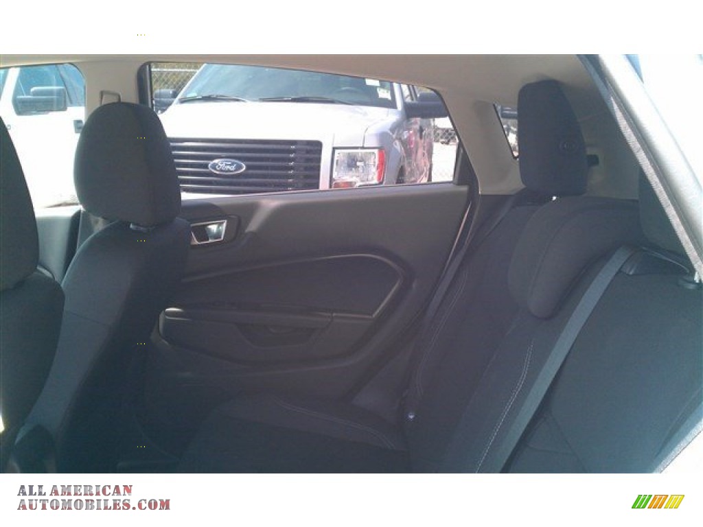 2014 Fiesta SE Hatchback - Ingot Silver / Charcoal Black photo #11